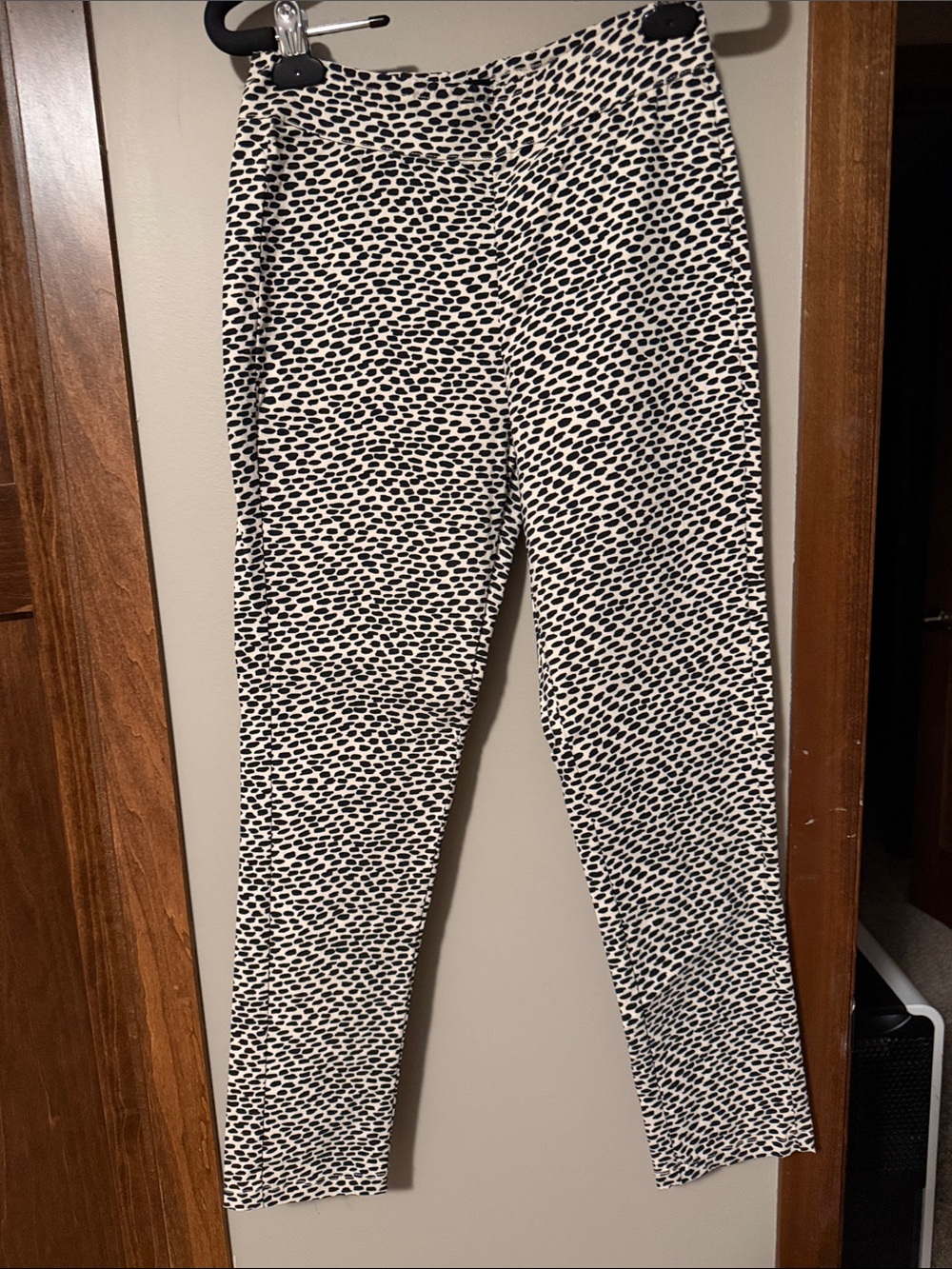 Women's Black & White Patterned Stretch Pants